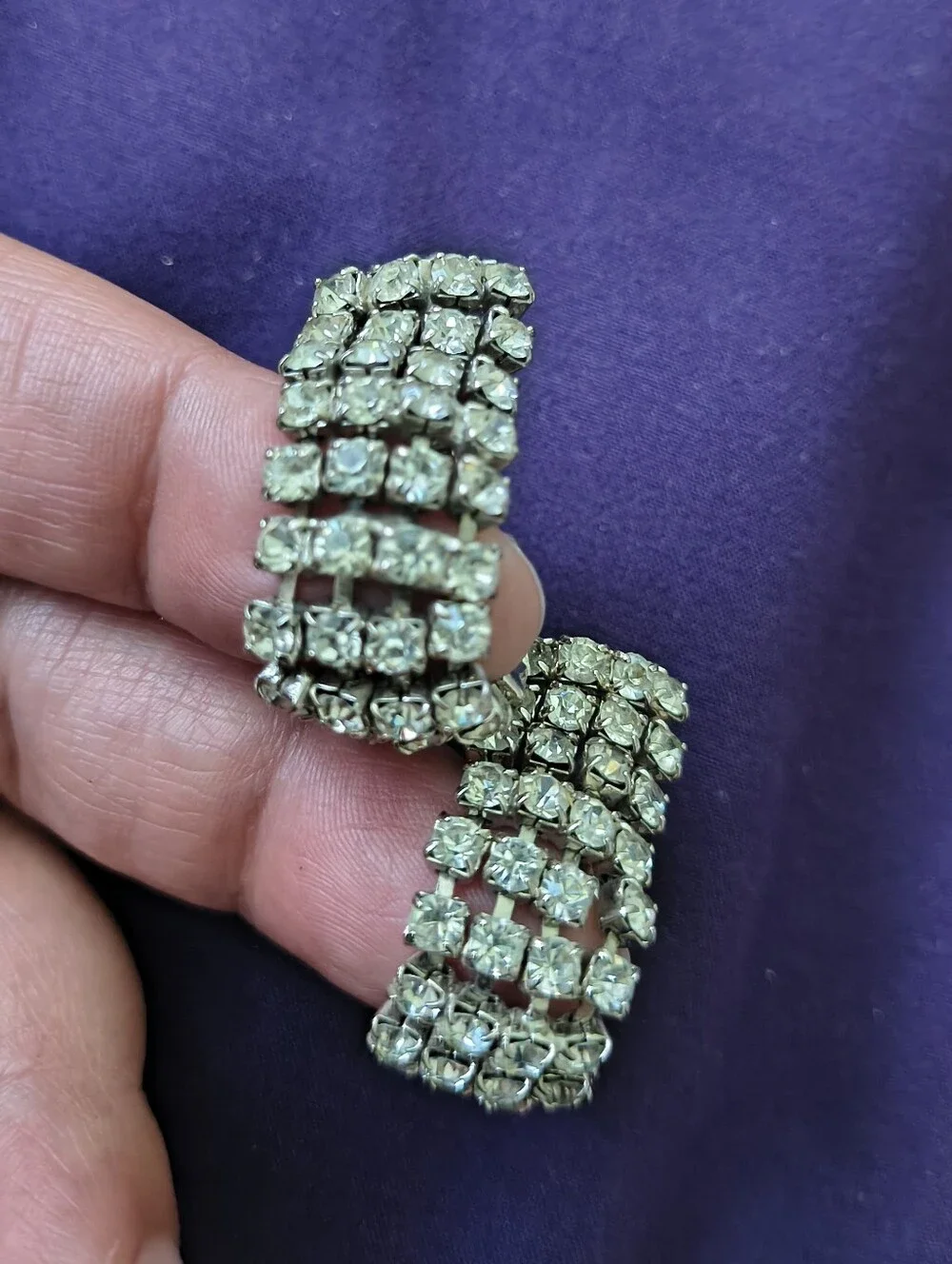 Stunning Vintage Rhinestone Clip On Earrings. Estate Find. Very Nice.